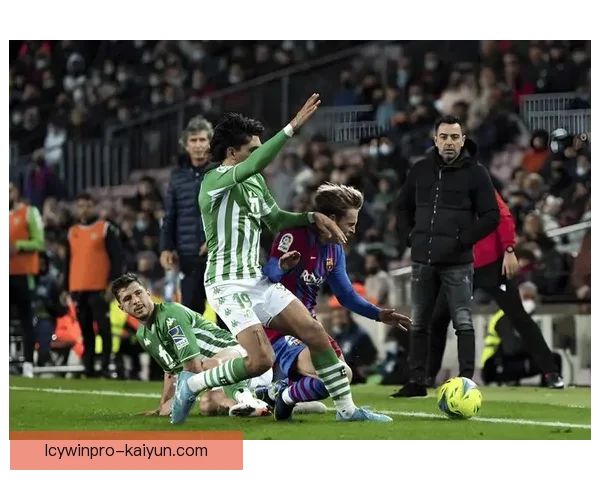 英超哈里·马奎尔状态回暖，后防表现持续稳健