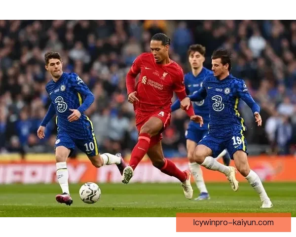 范戴克参与慈善活动，展现球场外的社会责任与关怀