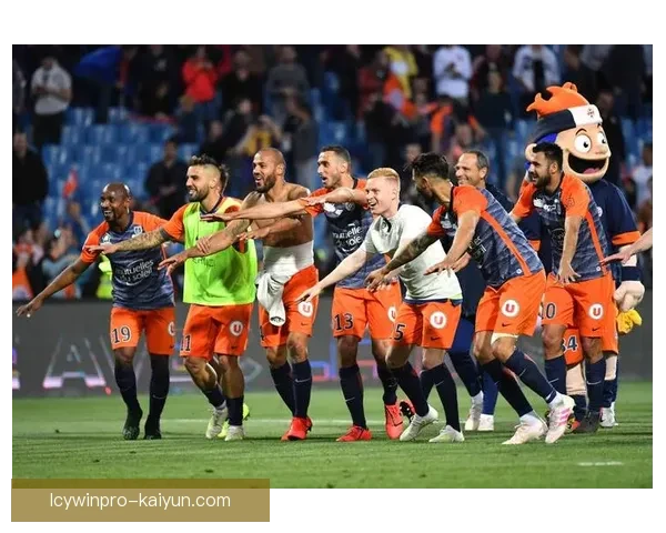 阿什拉夫复出首战表现稳健，助球队争取重要积分