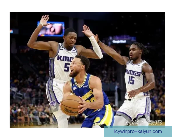 戴维斯进攻效率对比分析显示其状态持续提升，值得关注其在接下来的比赛表现。